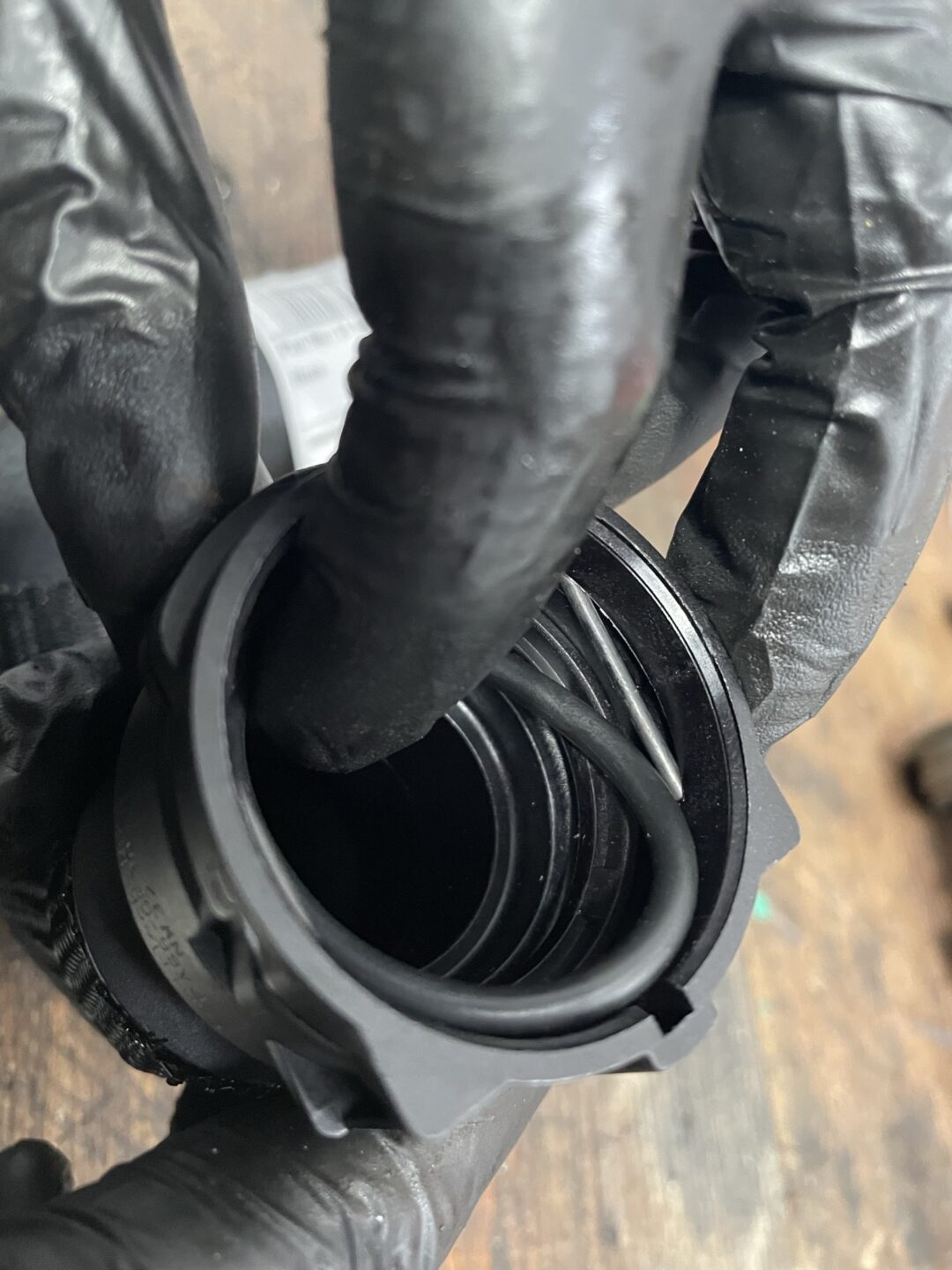 Bmw on sale radiator hose